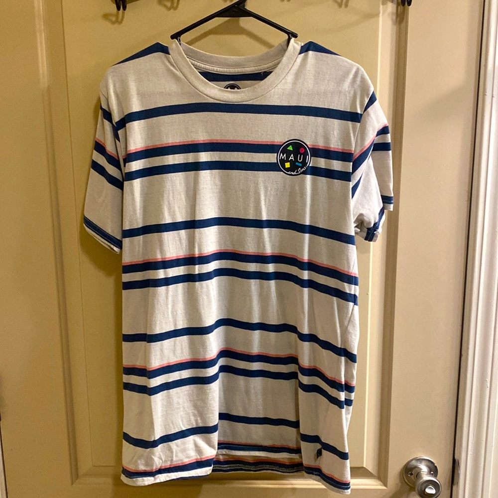 Maui and Sons striped T shirt. Size Large.